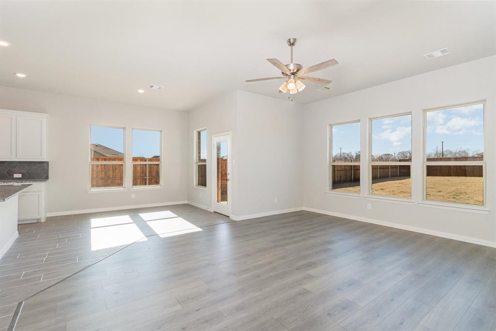 COURTS OF BONNIE BRAE - Residential