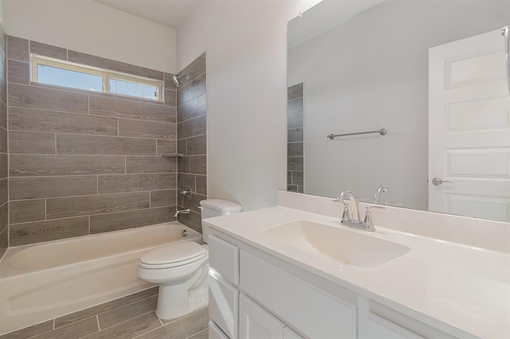 COURTS OF BONNIE BRAE - Residential