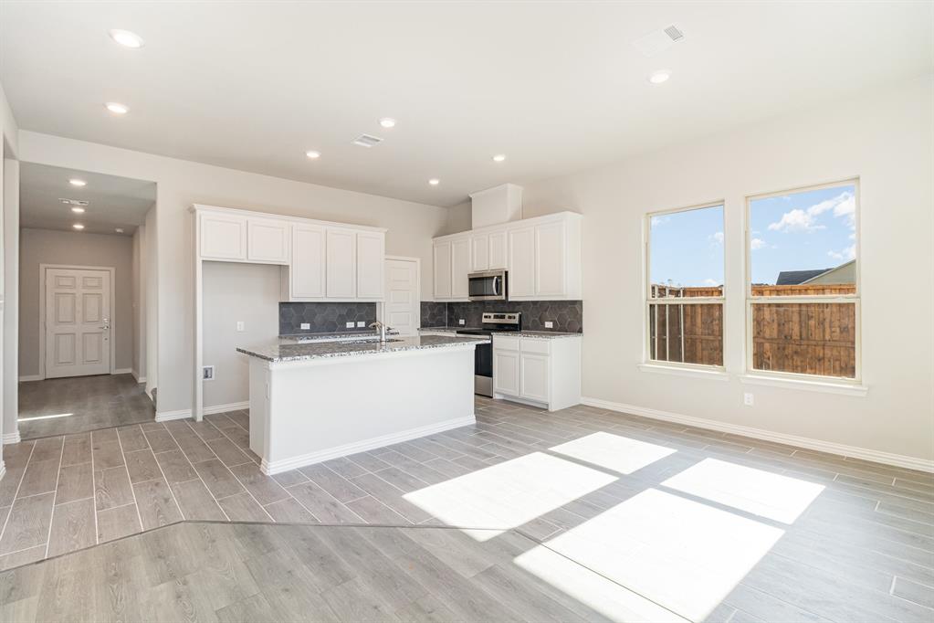 COURTS OF BONNIE BRAE - Residential