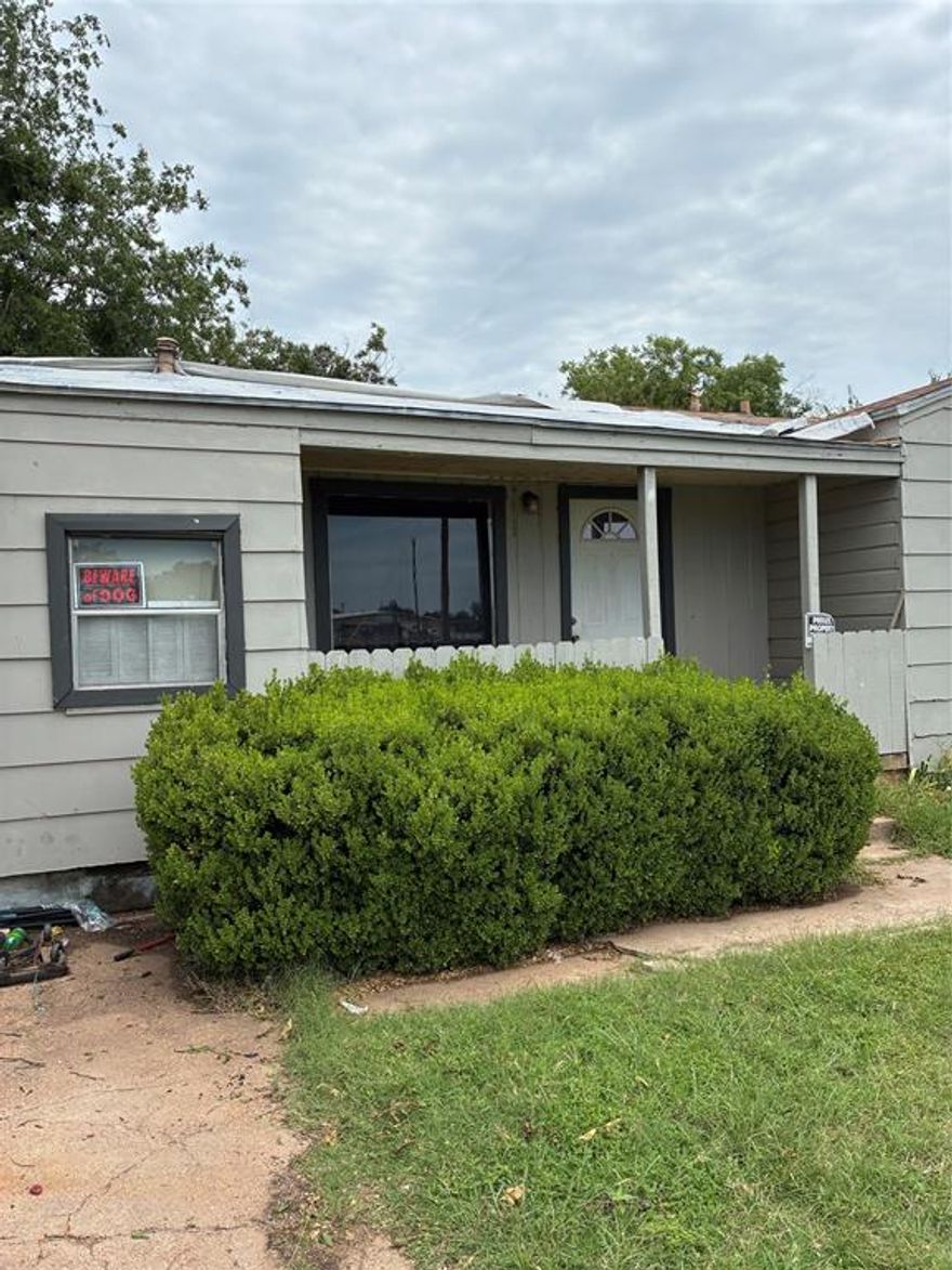 DO NOT go onto the property or disturb the tenants without written permission   via text or email .   email listing agent ,text ,or phone owner agent.     Updated flooring, new paint in 2023.   Real wood flooring , sanded and re-stained.  NEW ROOF  June 2025.