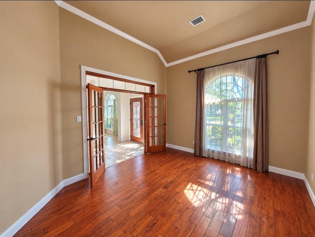 3915 Compton Drive