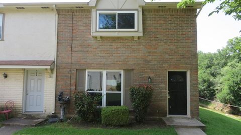 Photo of 109 W Mountain Creek Drive #13, Grand Prairie, TX 75052 (MLS # 21251008)