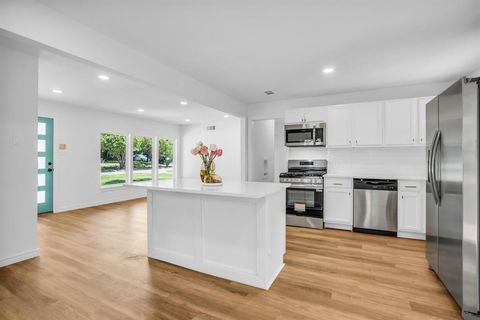 2108 Blake Avenue Dallas TX 75228