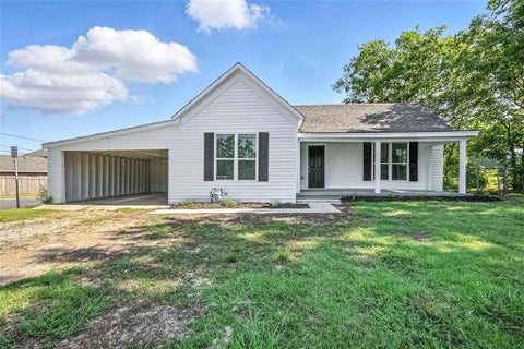 Photo of 412 3rd Street, Whitesboro, TX 76273 (MLS # 21368226)