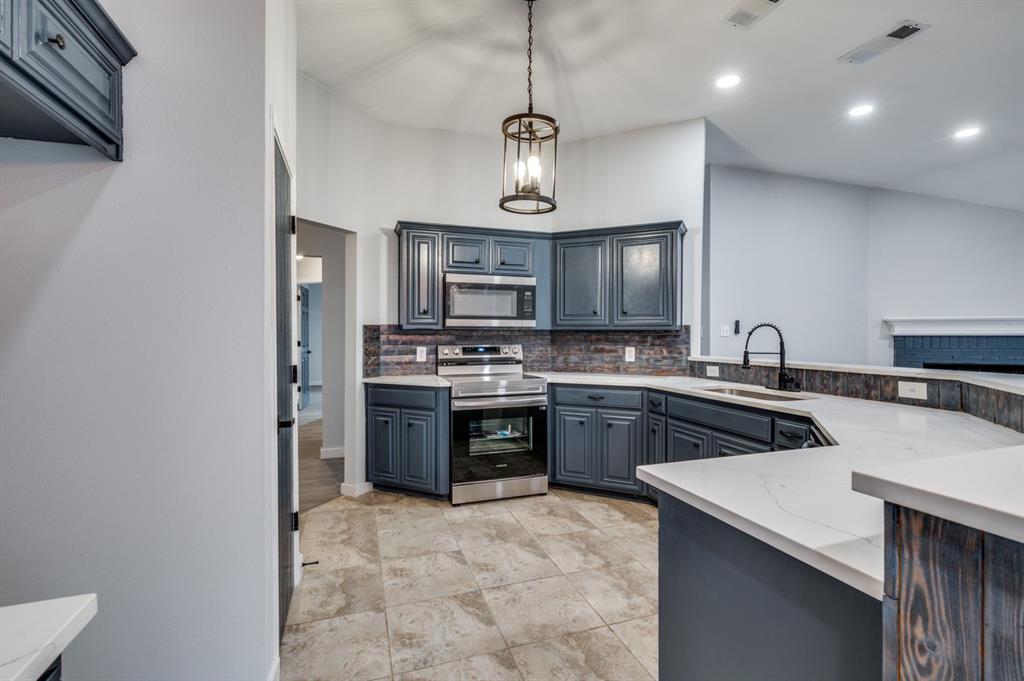 3805 Periwinkle Drive
