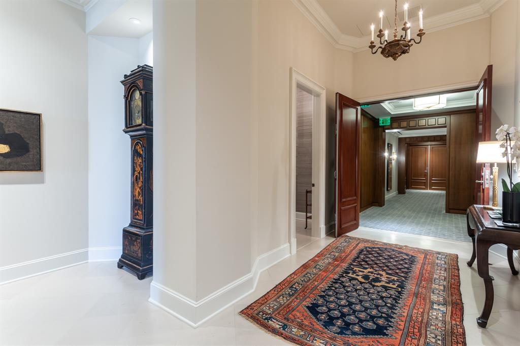 Ritz-Carlton Residences 1 - Residential