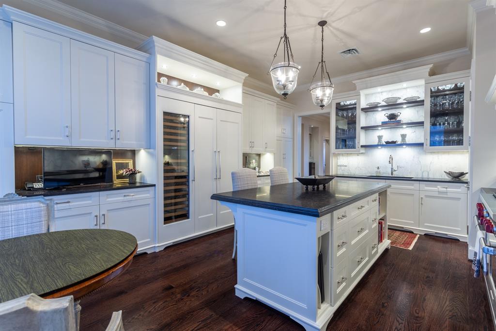 Ritz-Carlton Residences 1 - Residential