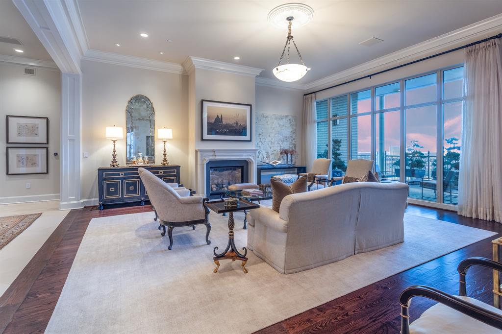 Ritz-Carlton Residences 1 - Residential