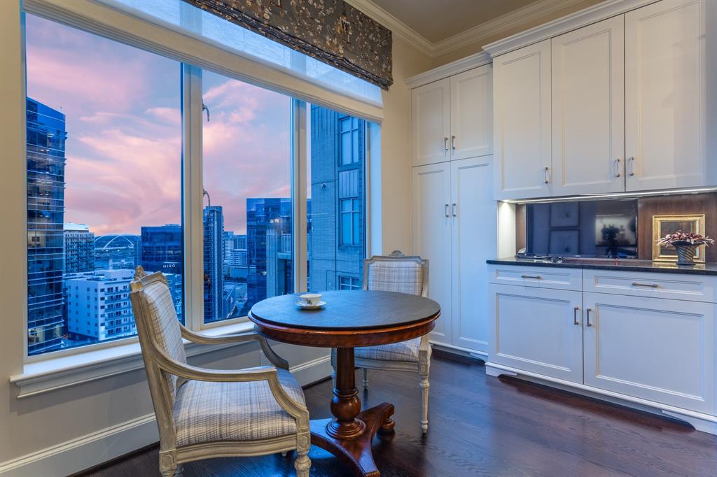 Ritz-Carlton Residences 1 - Residential