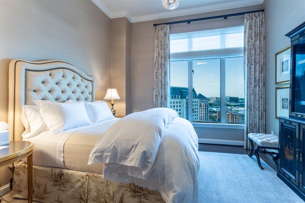 Ritz-Carlton Residences 1 - Residential