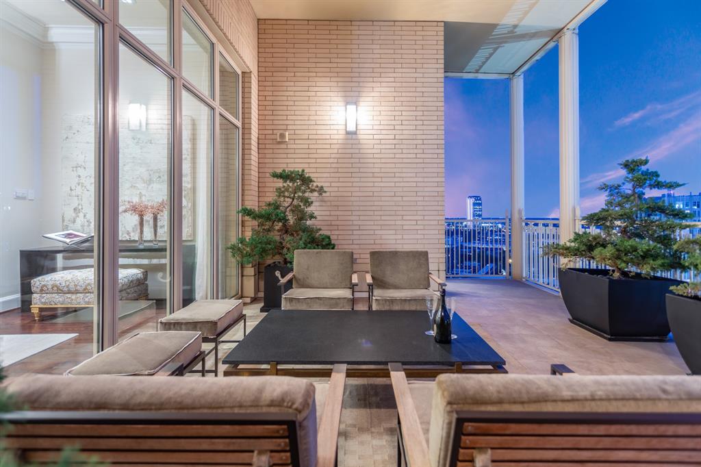 Ritz-Carlton Residences 1 - Residential