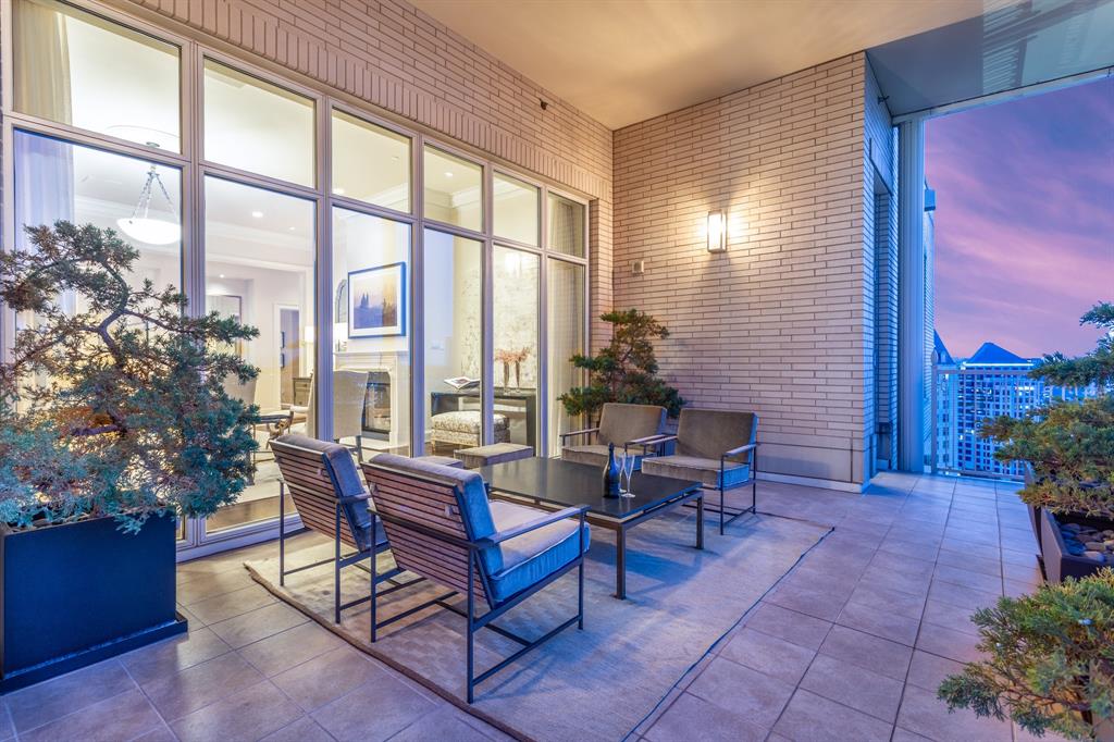 Ritz-Carlton Residences 1 - Residential