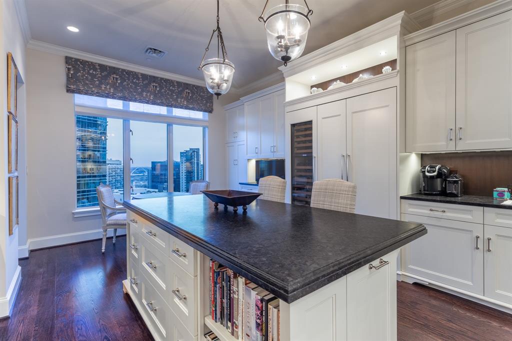 Ritz-Carlton Residences 1 - Residential