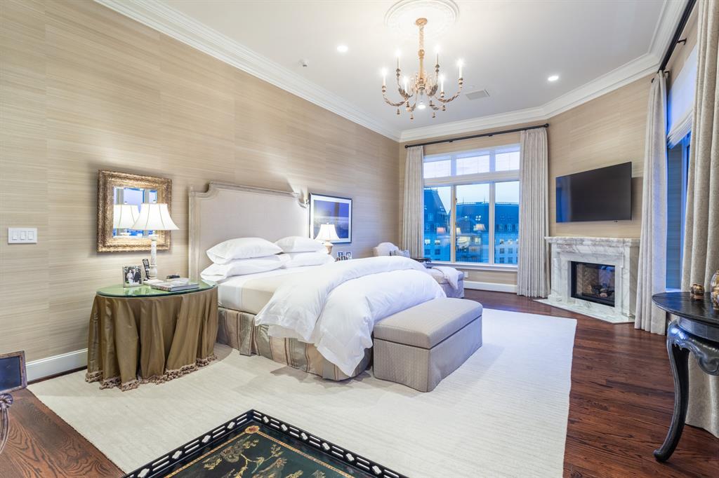 Ritz-Carlton Residences 1 - Residential