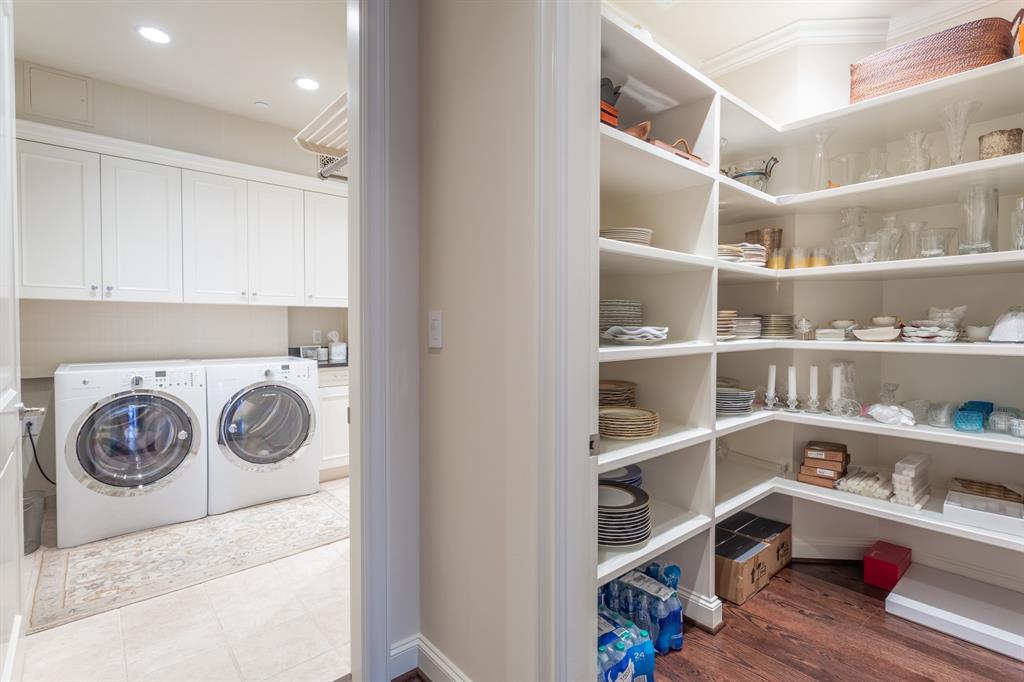 Ritz-Carlton Residences 1 - Residential