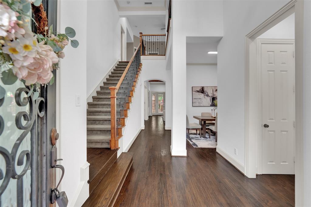 902 Greystone Drive