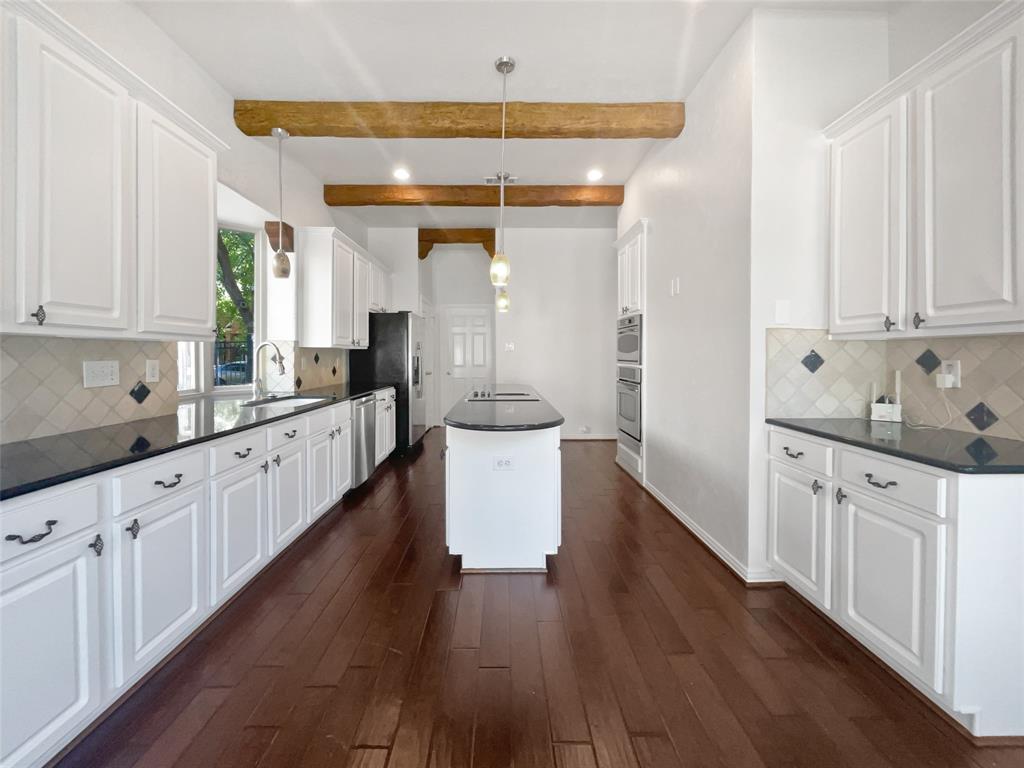 2206 Hunter Place Lane