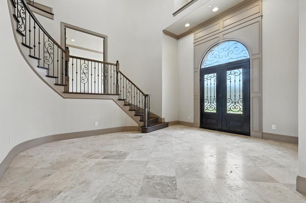 2032 Courtland Drive