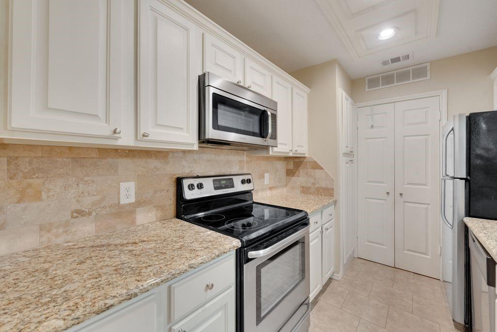 Forest Point Twnhms Condo Ph 01-02 - Residential Lease