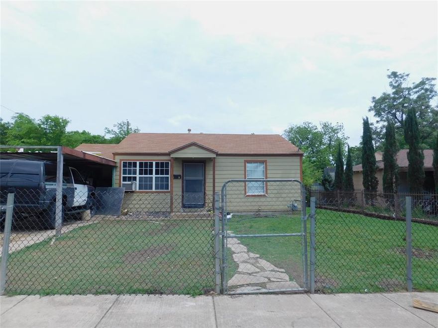 Great starter home or rental with 4 bedrooms. Large backyard for entertaining and room for the kids to play. Carport and fenced in front yard. Tile floors, so pet and kid friendly.