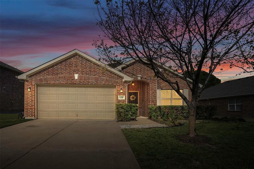 Beautifully maintained one-story home filled with natural light! This 3 bedroom, 2 bath home features new carpet throughout and a thoughtfully updated primary suite with a stunning custom walk-in shower. The open layout offers a comfortable and functional flow, perfect for everyday living and entertaining. The kitchen comes complete with a refrigerator and newly upgraded appliances, making this home truly move-in ready.
Located in a highly desirable North Creek community with exceptional amenities including two pools, a clubhouse, fitness center, and more. Zoned to top-rated Melissa ISD schools, with an elementary school conveniently located within the neighborhood. A fantastic opportunity to own a well-cared-for home in a prime location!