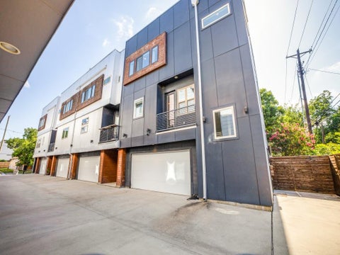 Photo of 5714 Bryan Parkway #D, Dallas, TX 75206 (MLS # 21329120)