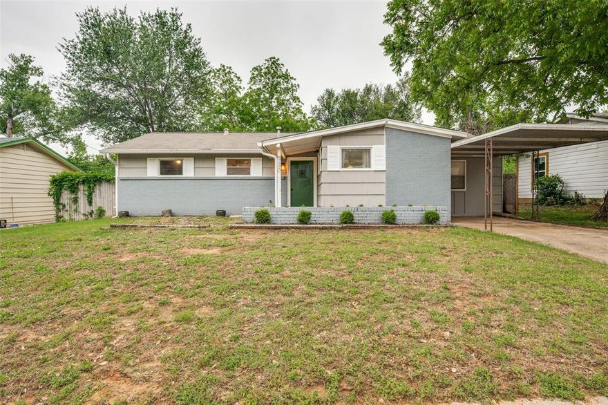 Location, location, location! Welcome to an incredible opportunity in the heart of Arlington, just a quick 2-minute drive to University of Texas at Arlington and only 7 minutes from AT&T Stadium. With the upcoming FIFA World Cup bringing global attention to the area, this property is perfectly positioned for strong rental potential and long-term appreciation.
This charming 4-bedroom, 1-bath home has been well-loved and is truly move-in ready, ideal for homeowners or savvy investors looking for their next opportunity. Whether you're targeting student housing, mid-term rentals, long-term tenants, or even a first time home buyer, this home checks all the boxes!
Bring your offer today and don’t miss your chance to own in one of DFW’s most desirable and high-demand areas