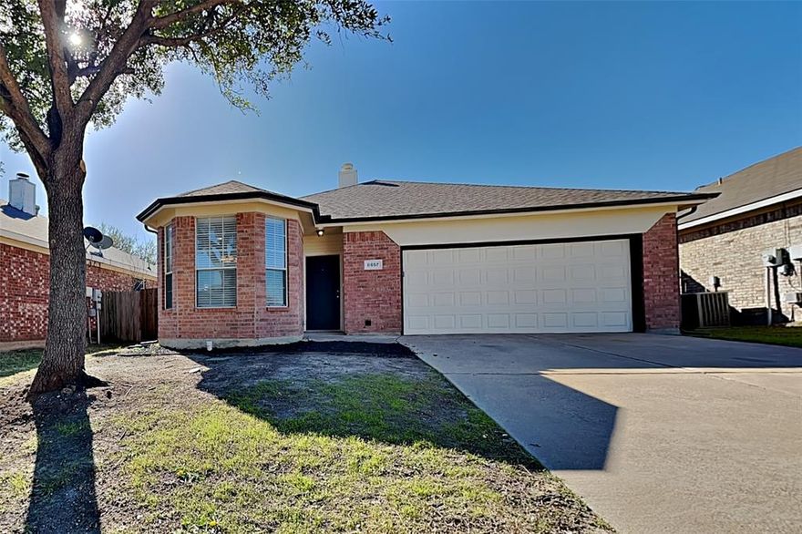 Charming 3 bed, 2  bath 1,261 sq ft home in Fort Worth! Open kitchen concept with updated counters. Primary suite with attached bathroom. Spacious backyard, great for gatherings! Pets accepted on a case by case basis. Additional admin fees apply. The Fireplace is decorative. Schedule your showing today! This home is as-is.  

This home may be located within a Homeowners Association (HOA) community. If so, residents will be responsible for adhering to all HOA rules and regulations. Please contact your agent or landlord's agent for more information.
