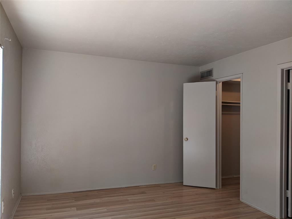 2433 Limestone Drive