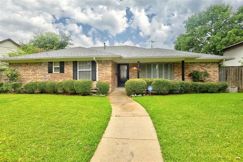 9424 Hunters Creek Drive Dallas TX 75243