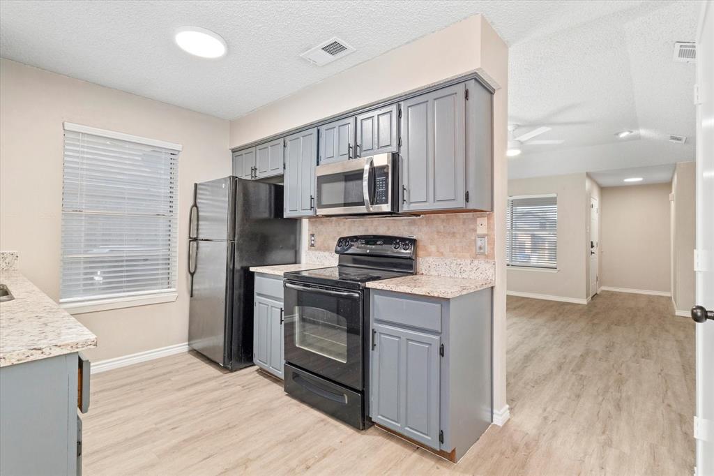 Preston Manor Ph II - Residential Lease