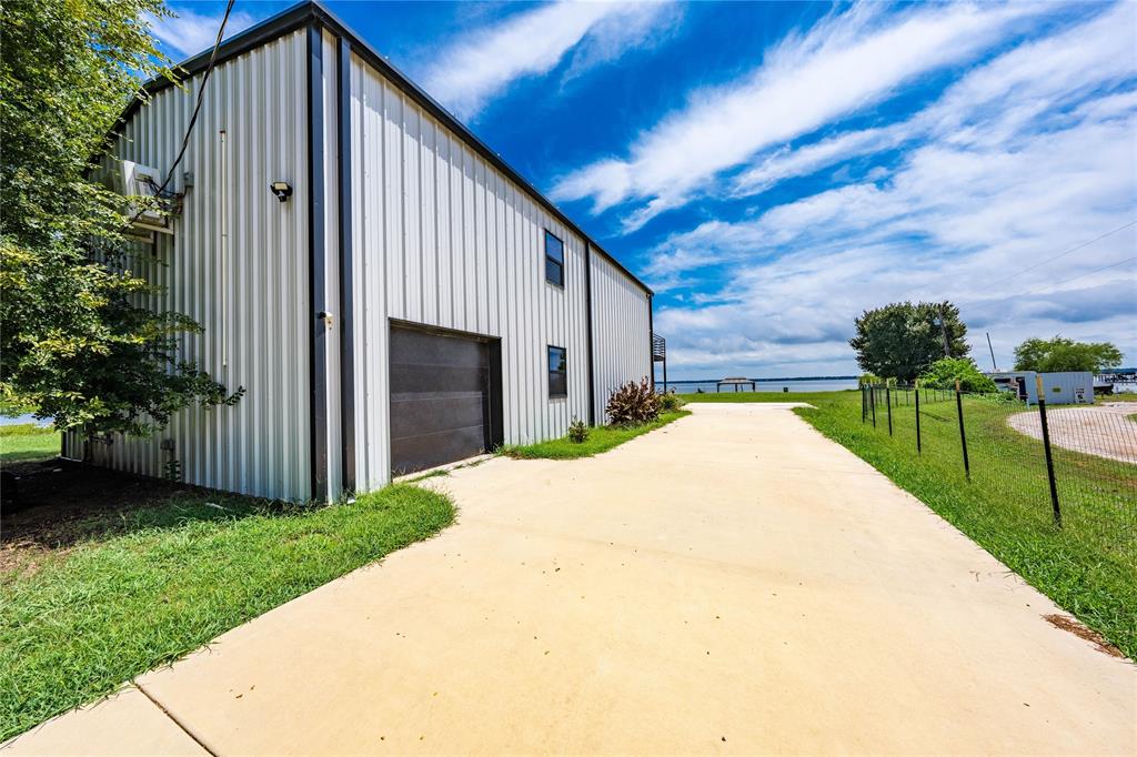 726 Lakeshore Drive