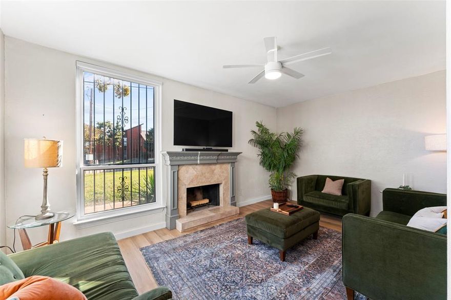 Beautiful corner-unit condo located in the desirable Old Vickery Square community, right in the heart of Dallas. Enjoy unbeatable proximity to Greenville Avenue, NorthPark Center, top-tier dining, vibrant nightlife, Presbyterian Hospital, and SMU.
The spacious living area features a cozy wood-burning fireplace, while the kitchen offer. quartzite countertops, a range, and an undermount sink and beautiful custom cabinetry. A second downstairs area functions perfectly as a large dining room or additional living space. Tile flooring flows throughout the first level, which also includes a convenient half bath.
Upstairs, you’ll find two generously sized bedrooms—each with its own private bath, walk-in closet, and attractive wood-style flooring. The private back patio is ideal for relaxing or hosting cookouts.
Two assigned covered parking spaces are included!