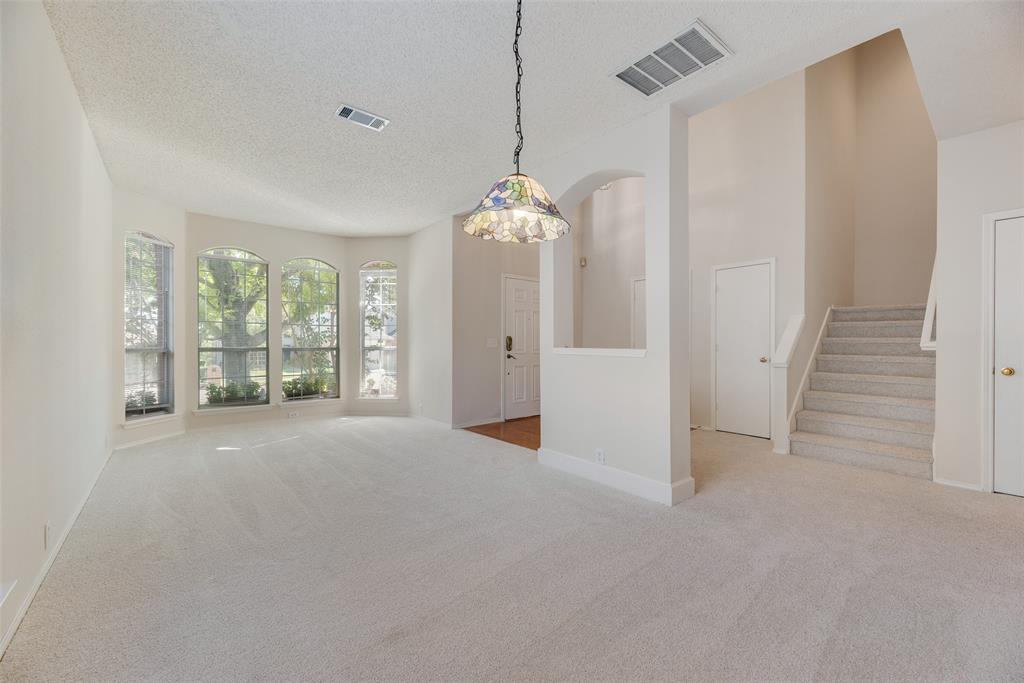 904 Lake Bluff Drive