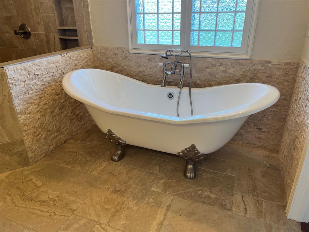 1925 Clover Springs Drive