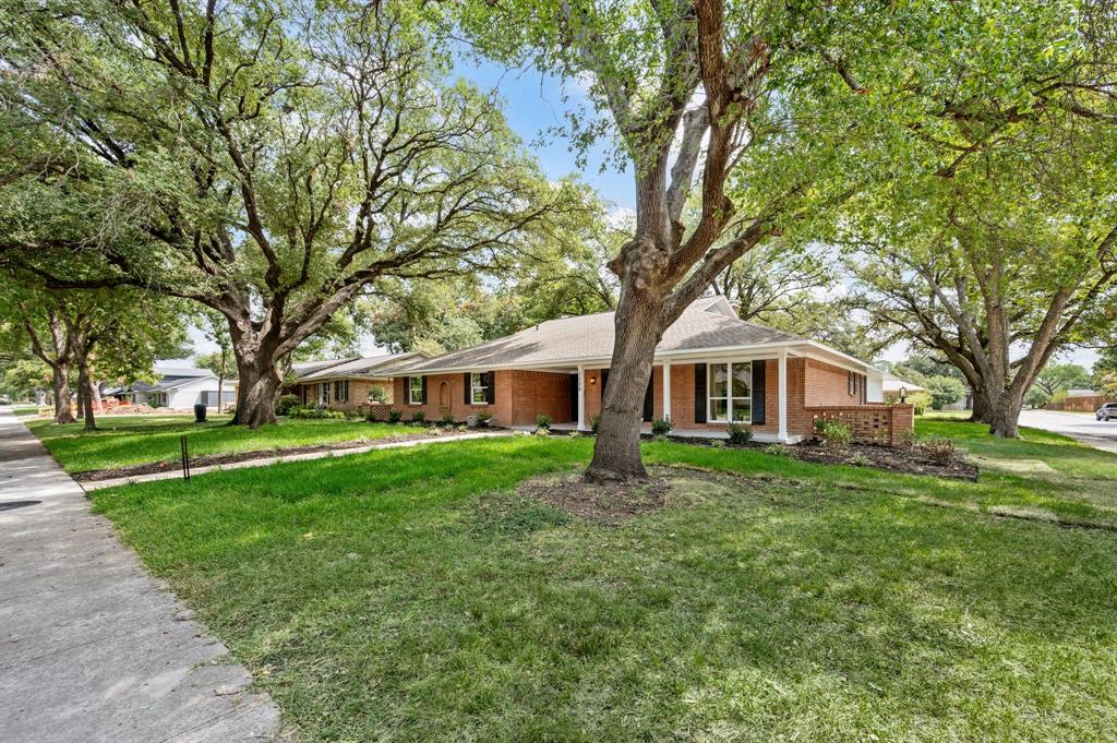 3208 Timberview Road