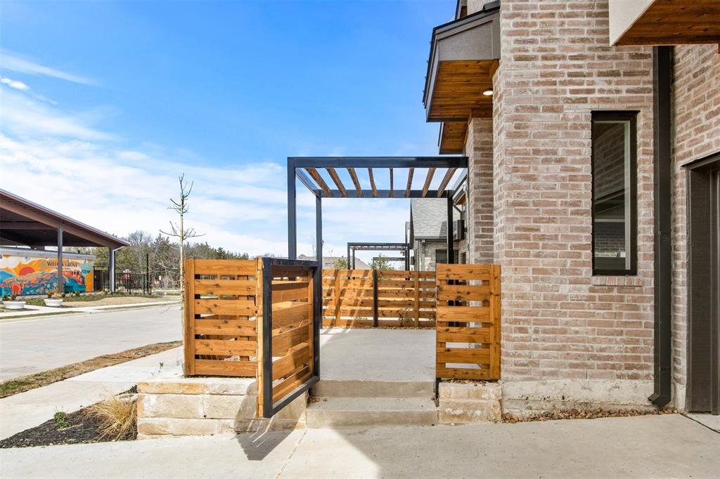 1714 Heatherwood Drive