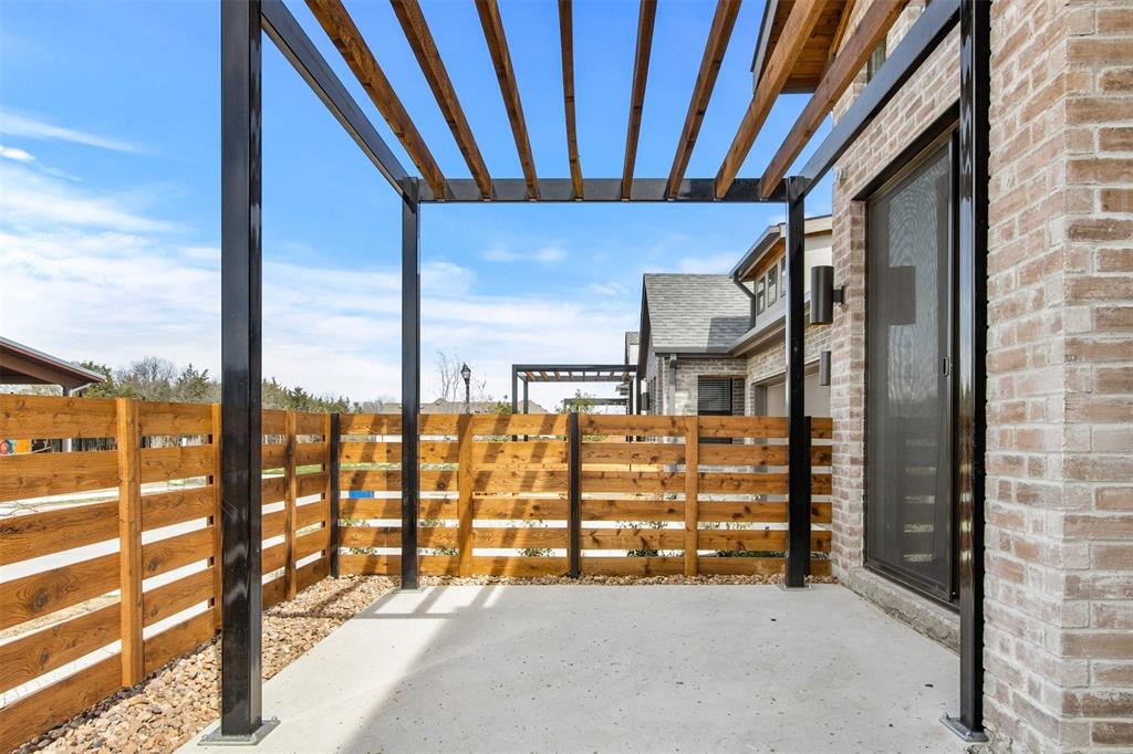 1714 Heatherwood Drive
