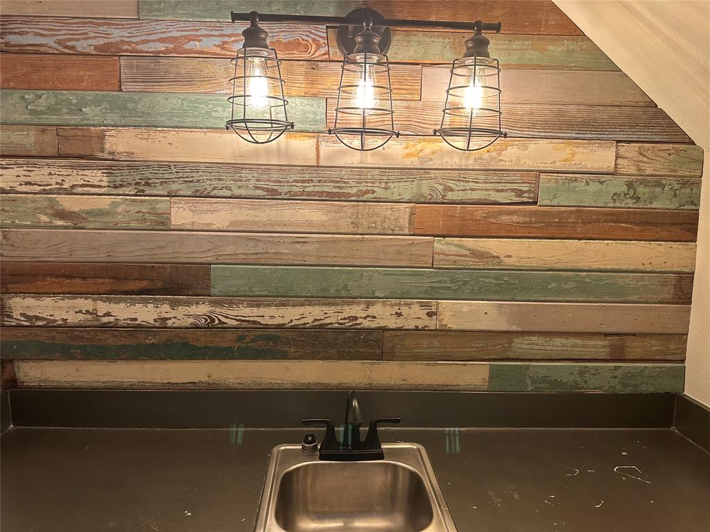 Cole Ave Condo 3919 - Residential Lease