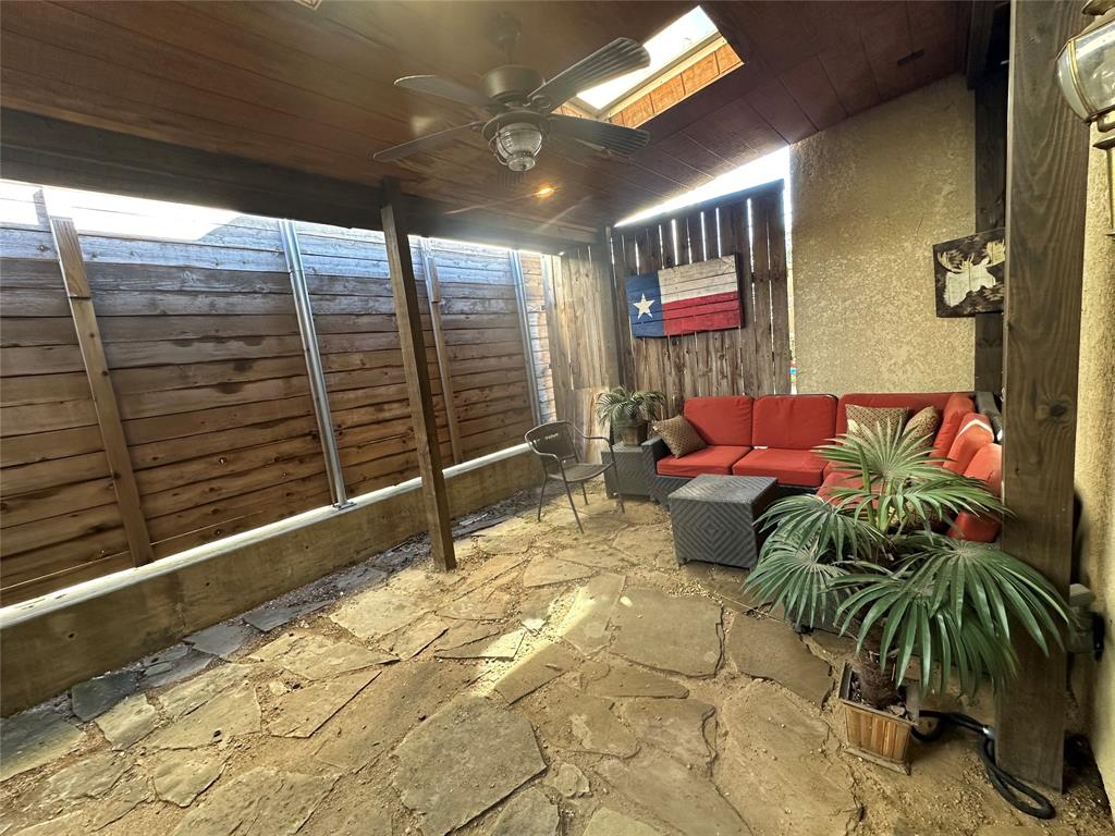 Cole Ave Condo 3919 - Residential Lease