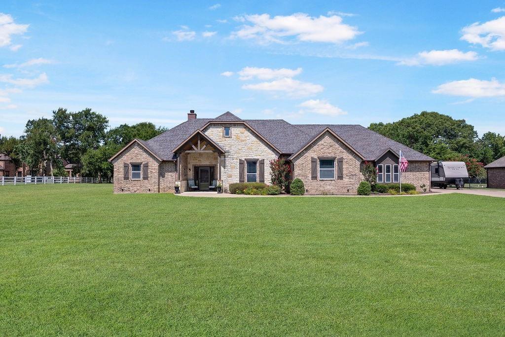 577 Hidden Lakes Boulevard