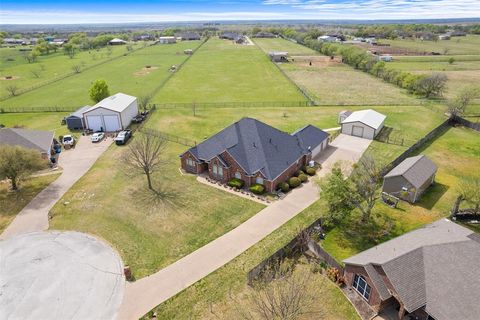 A home in Crowley
