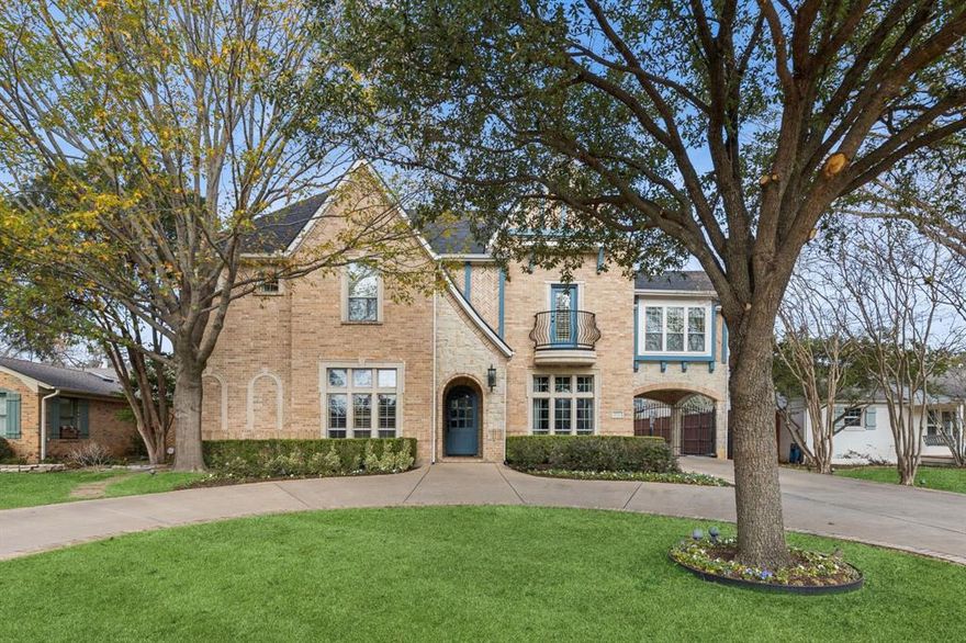 Pristine Midway Hollow home with open floor plan and beautiful updates throughout, boasting 4 bedrooms (primary down), 4 full and 2 half-baths. Fully updated sleek chef’s kitchen with Subzero appliances, custom built-ins, designer light fixtures and generous primary suite with serene spa-like bathroom and oversized custom closet! Handsome study, gracious dining room, game room and media room! Situated on a quiet block with mature trees, spacious turfed backyard & covered outdoor living with kitchen and fireplace! Attached 2 car garage and Porte-cochere.