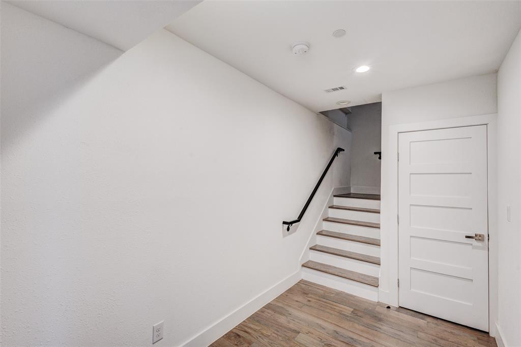 2450 N Garrett Avenue 14