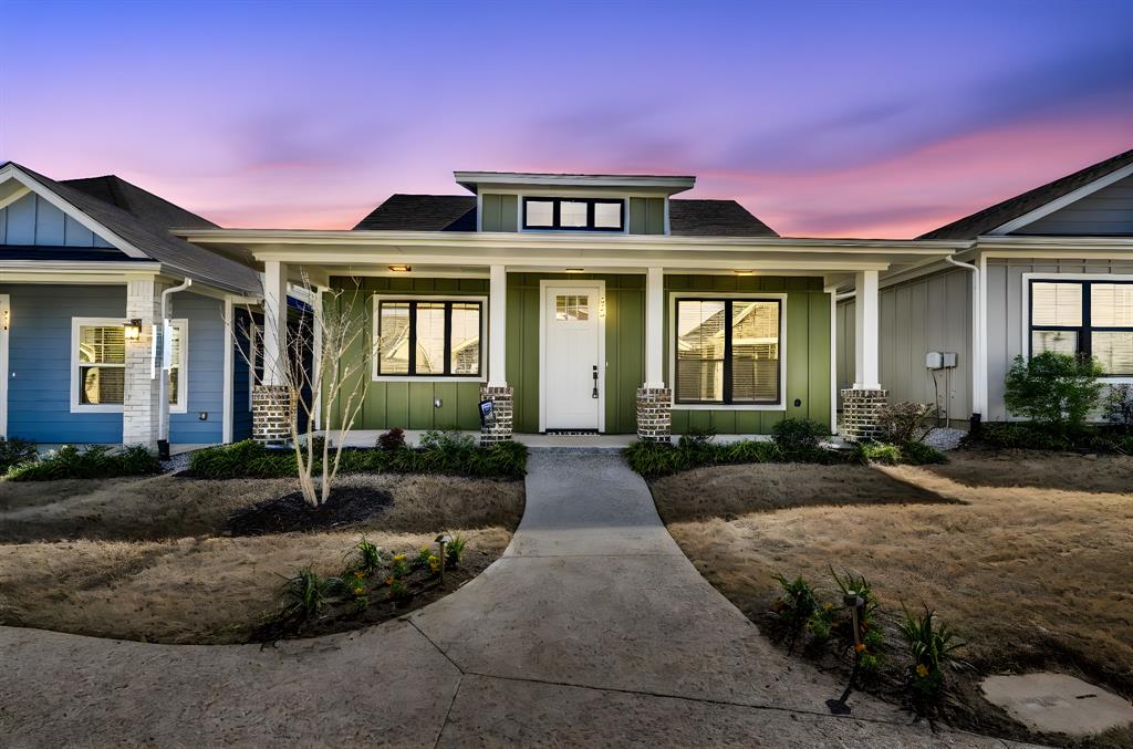 312 Woodside Trail