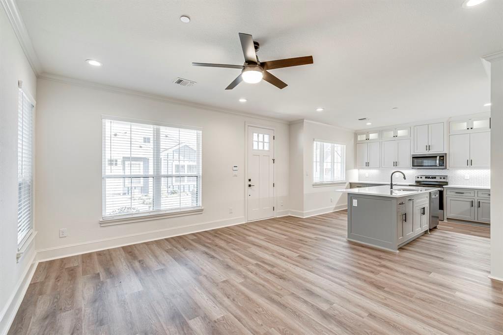 312 Woodside Trail