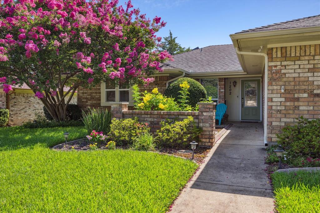 1202 Meadowview Drive