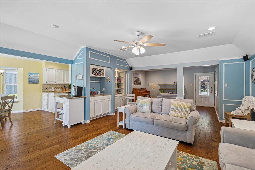 1202 Meadowview Drive