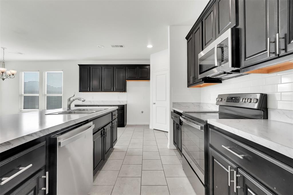 TRAILS OF FOSSIL CREEK PH I BLOCK HH LOT 27 - Residential Lease