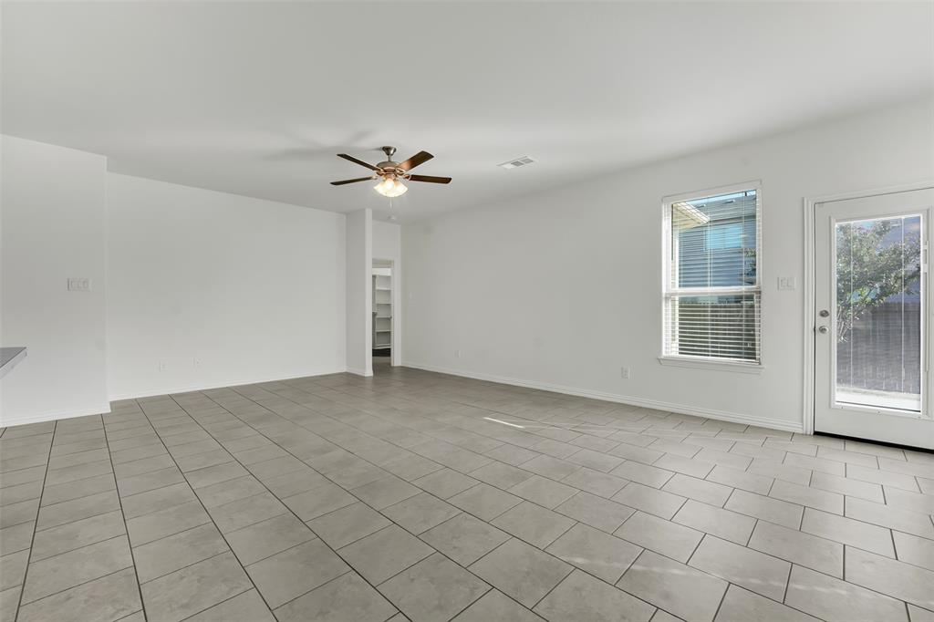 TRAILS OF FOSSIL CREEK PH I BLOCK HH LOT 27 - Residential Lease